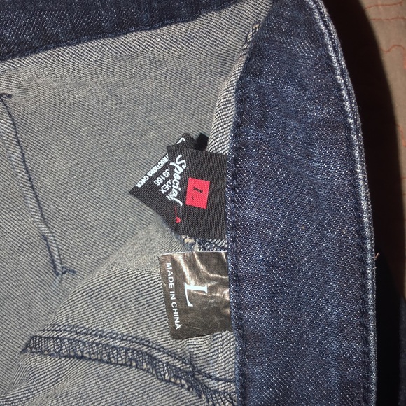 Special Denim with Belt Shorts - Picture 5 of 5